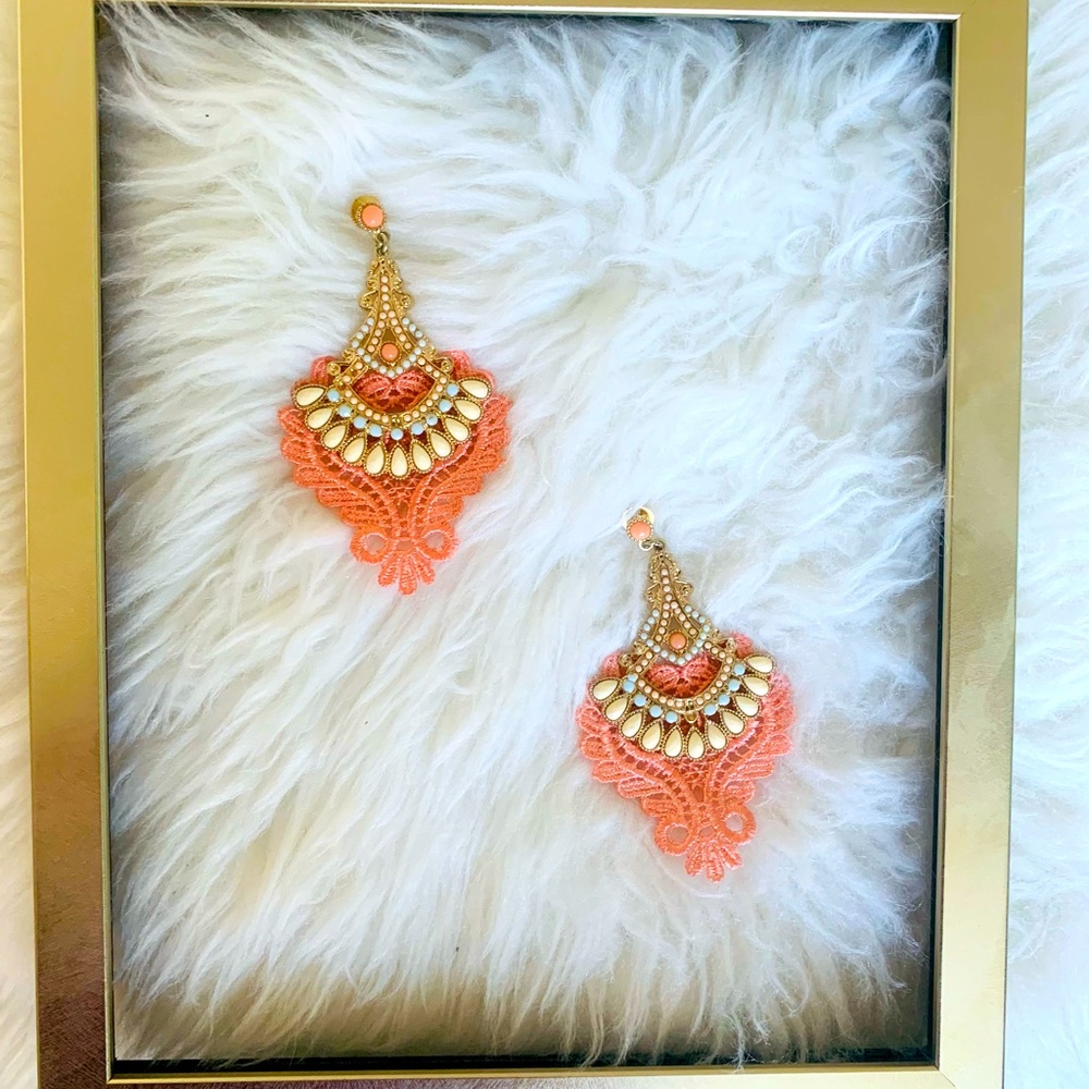 Elegant earrings - Brand New